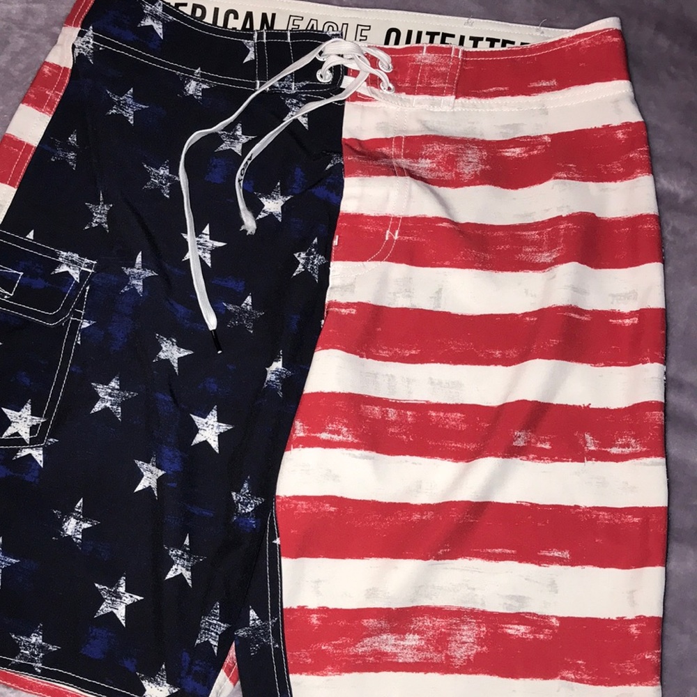American Eagle 🦅 men’s board shorts